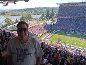 Washington Huskies - NCAA Football vs Washington State Cougars