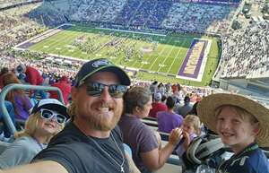 Washington Huskies - NCAA Football vs Washington State Cougars