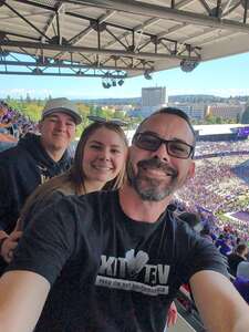 Washington Huskies - NCAA Football vs Washington State Cougars