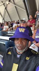 Washington Huskies - NCAA Football vs Washington State Cougars