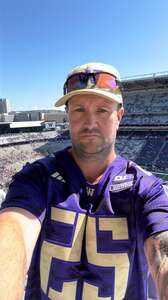 Washington Huskies - NCAA Football vs Washington State Cougars