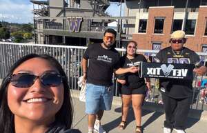 Washington Huskies - NCAA Football vs Washington State Cougars