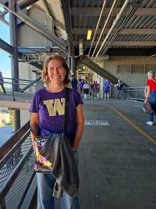 Washington Huskies - NCAA Football vs Washington State Cougars
