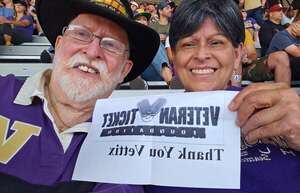 Washington Huskies - NCAA Football vs Washington State Cougars