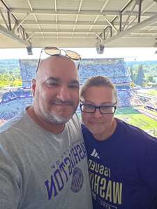 Washington Huskies - NCAA Football vs Washington State Cougars
