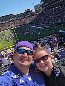 Washington Huskies - NCAA Football vs Washington State Cougars