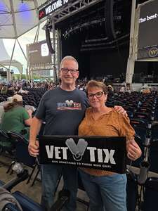 BRAD PAISLEY LIVE