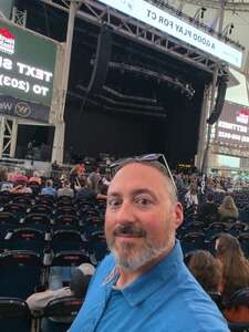 BRAD PAISLEY LIVE