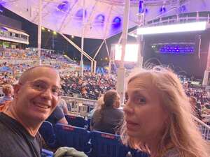 BRAD PAISLEY LIVE