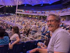 BRAD PAISLEY LIVE