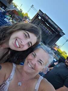 BRAD PAISLEY LIVE