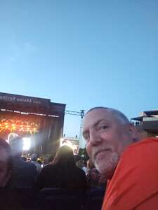 BRAD PAISLEY LIVE