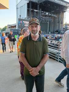BRAD PAISLEY LIVE