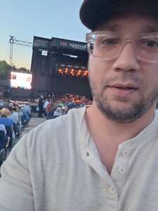 BRAD PAISLEY LIVE