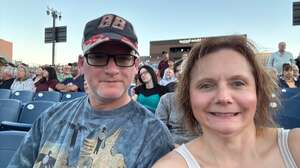 BRAD PAISLEY LIVE