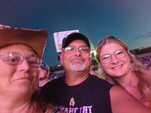 BRAD PAISLEY LIVE